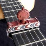 Cejilla artesana de Palo Rosa con Taracea