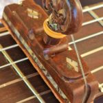 Cejilla flamenca de Palo de Serpiente y Nácar