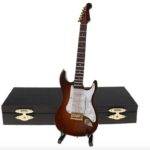 Miniatura guitarra eléctrica marrón